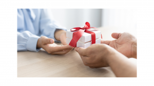 Read more about the article 6 Gift Ideas To Show Someone You’re Thinking Of Them