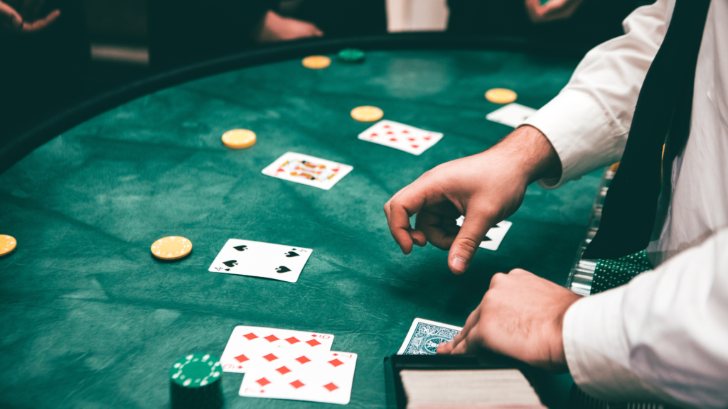 How to Play Poker: Step-by-Step Guide for Beginners